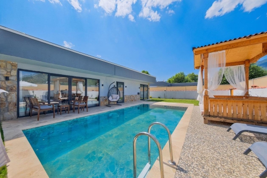 Villa Vuslat 1 | Fethiye Yeşilüzümlü Açık Hava Jakuzili 2+1 Kiralık Villa